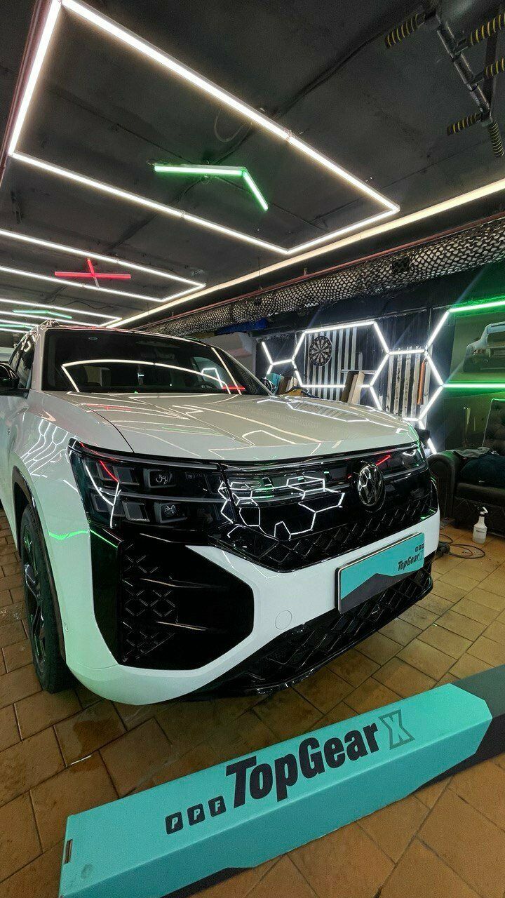 Оклейка автомобиля плёнкой в TON CITY